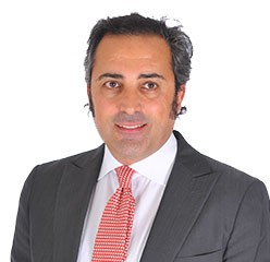 Hicham Mouallem chirurgo plastico milano